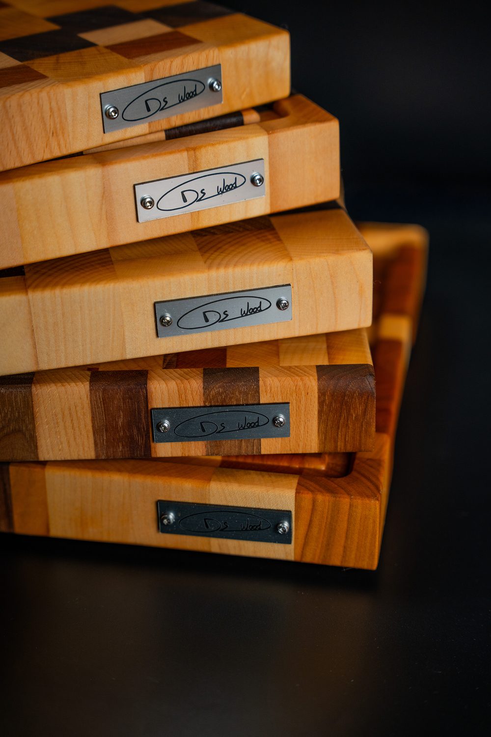 Piles de planches a decouper DS Wood.
